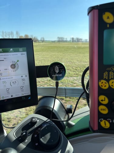 Customer photo review of NEU! Gadgetme MagSafe Handyhalterung mit Ladefunktion 15W