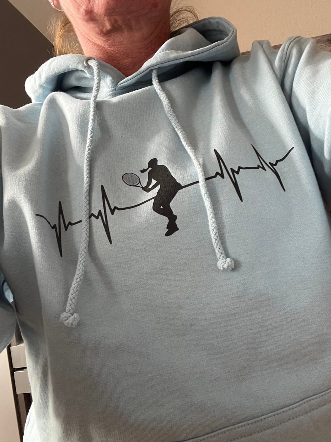 Customer photo review of Herzschlag Tennisfrau | Hoodie (Unisex)