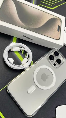 Customer photo review of MagSafe Crystal Clear iPhone Case – Anti-Yellow, Sleek, and Durable
