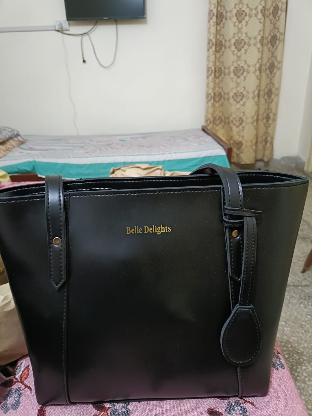 Customer photo review of Black Belle The Tote Bag