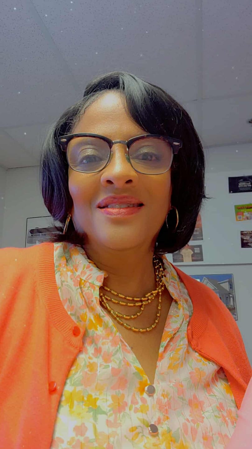 Customer photo review of Outre Wigpop Full Wig - TINAYE