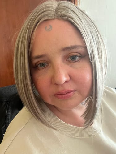 Customer photo review of JBEXTENSION GENERATION FIVE 12 Inches Bob Cut Dark Grey Wig ZALA G5