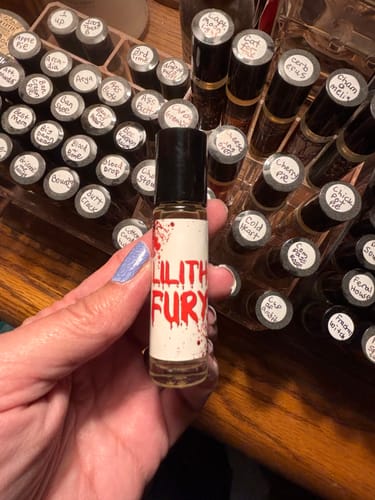 Customer photo review of Lilith Fury