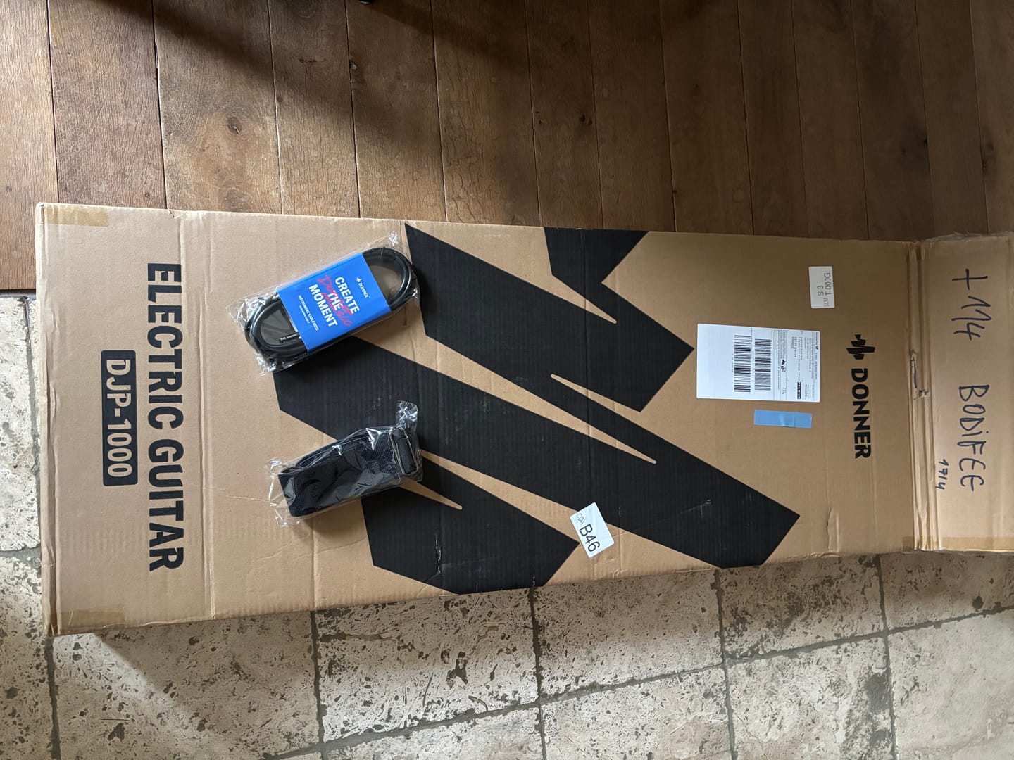 Customer photo review of Donner DJP-1000 Guitare Jazz Électrique