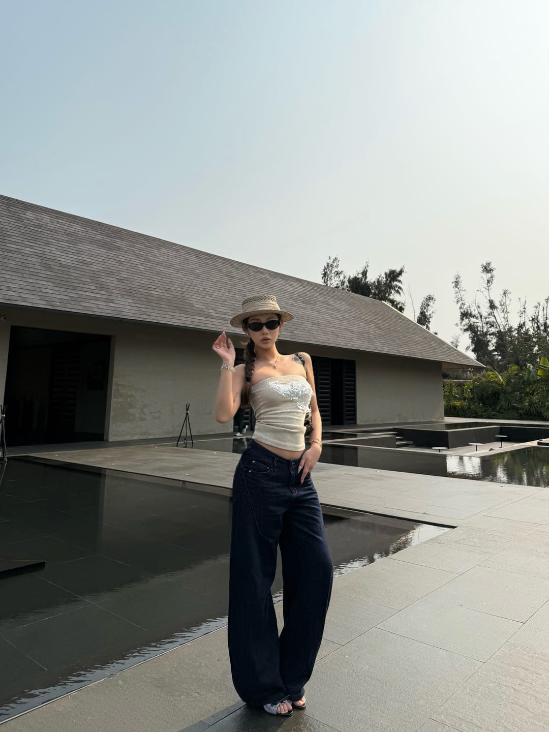 Customer photo review of ROVENTE Sculpted Balloon Denim Trousers