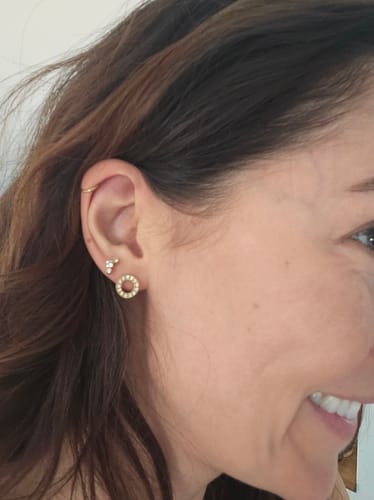 Customer photo review of The Triple Ball Back Stud