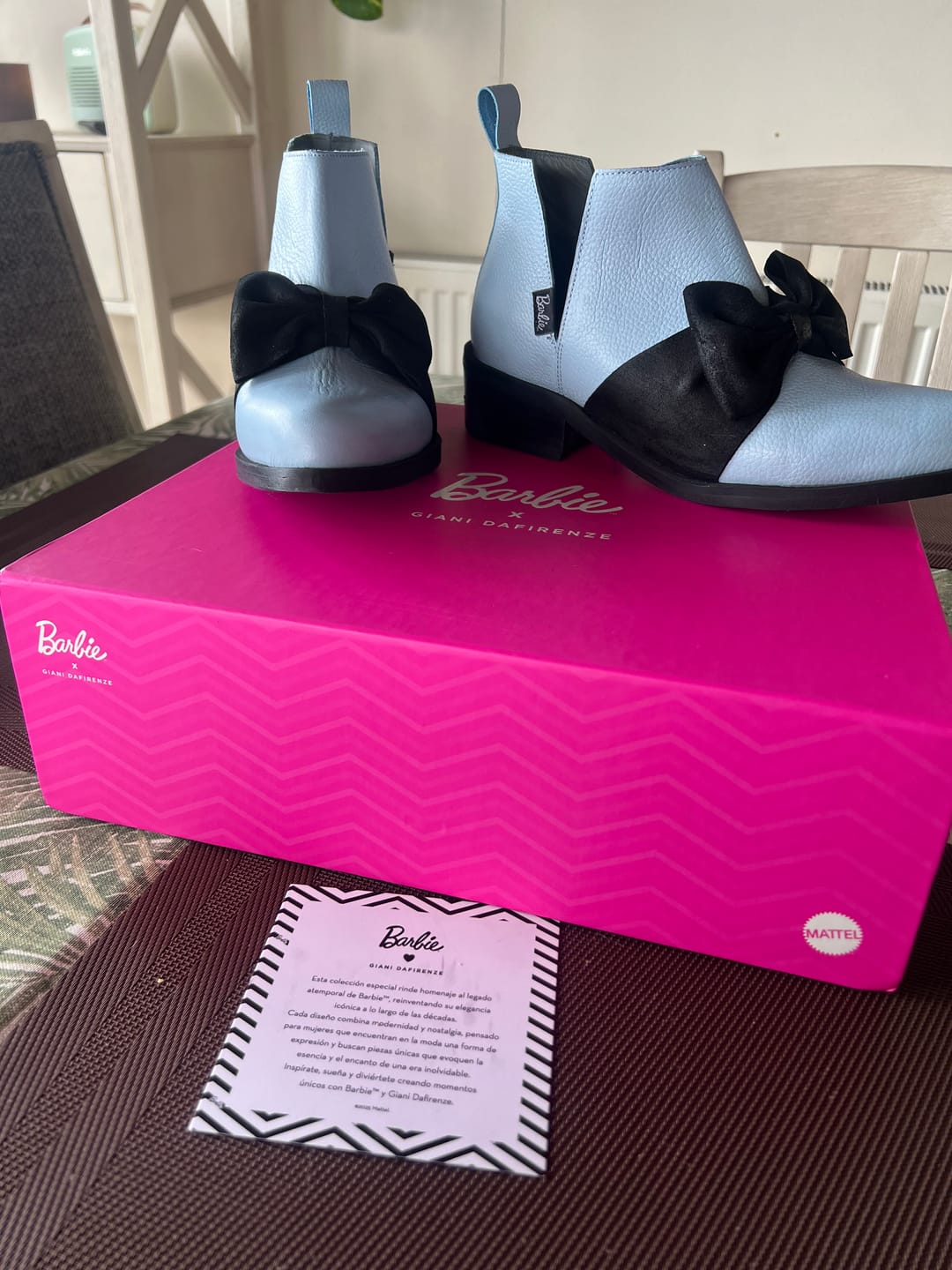Customer photo review of Botin Barbie / Mollie Negro Celeste
