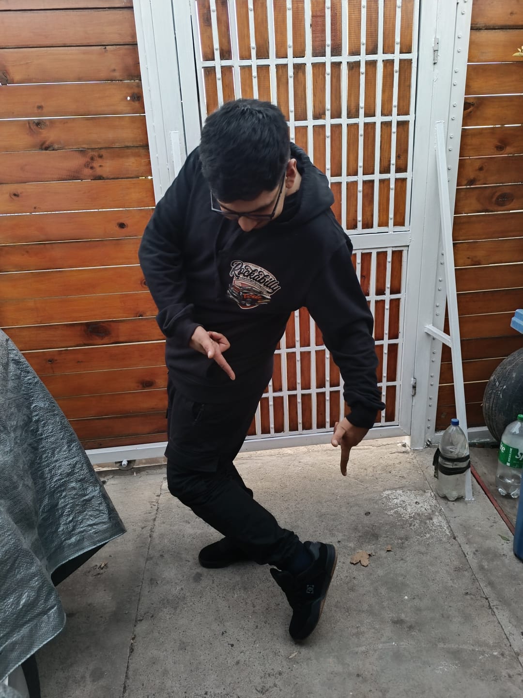 Customer photo review of Zapatilla Dc Central Hombre Negro - Suela Negro - Gum