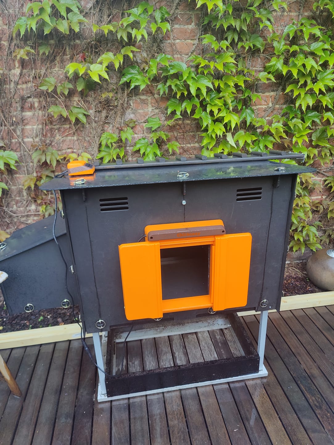 Customer photo review of Sloar Automatic Chicken Coop Door