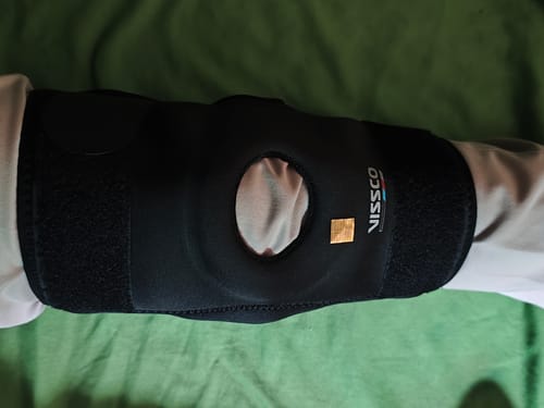 Customer photo review of Functional Knee Support | Provides moderate support & stability to the Knee | Color - Black (Single Piece)