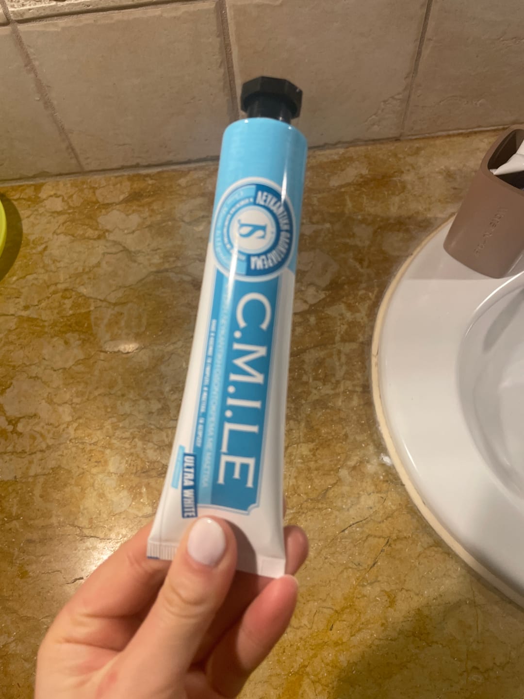 Customer photo review of C.M.I.LE WHITE