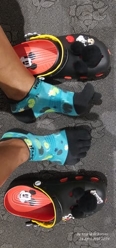 Customer photo review of Injinji UR Women's No Show Lilypad (Artist Design SS25)