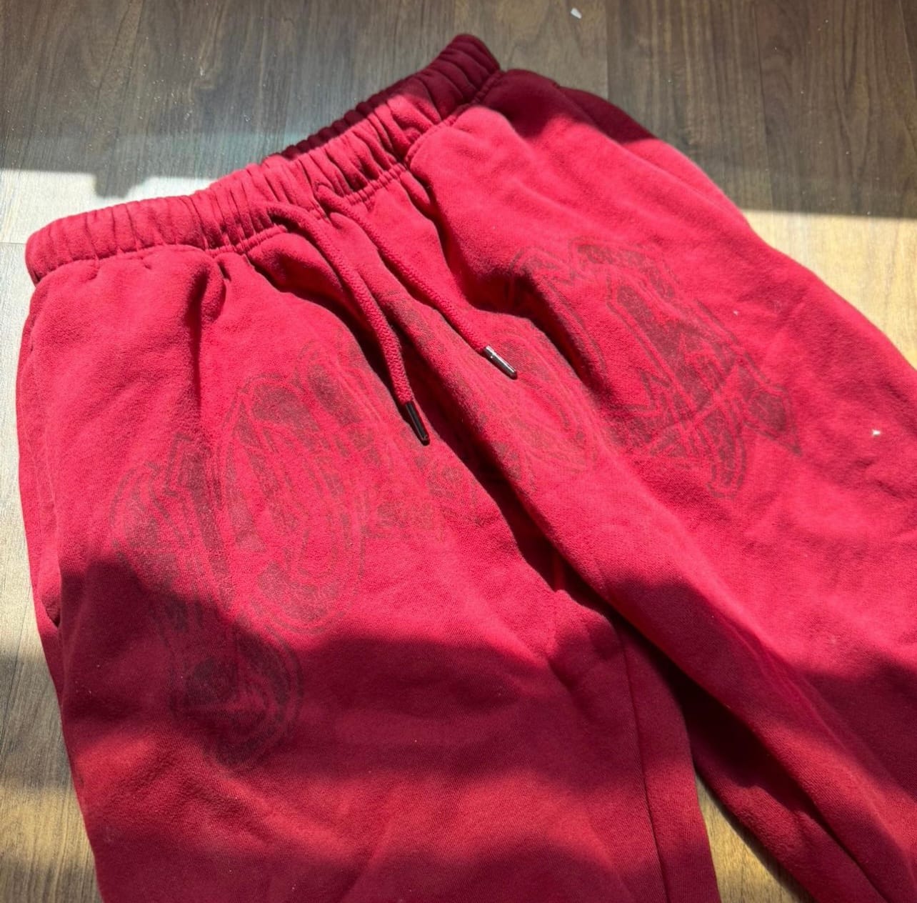 Customer photo review of W257 My eyes are up here Jogger