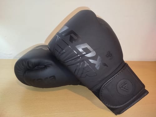 Customer photo review of Guantes de Boxeo Kara F6