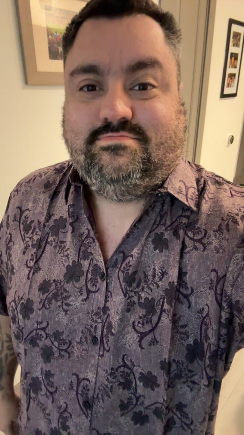 Customer photo review of Men's Purple Vintage Holiday Breathable Hawaiian Botton Short Sleeve Shirt
