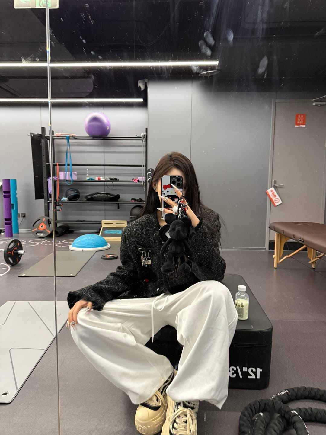 Customer photo review of ROVENTE Drawstring Wide-Leg Pants in White