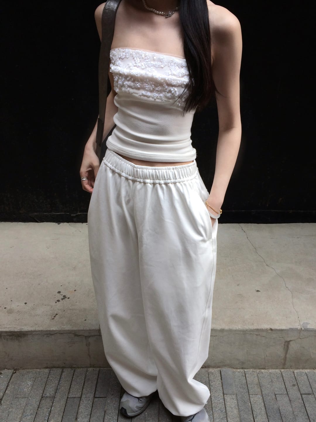 Customer photo review of ROVENTE Drawstring Wide-Leg Pants in White