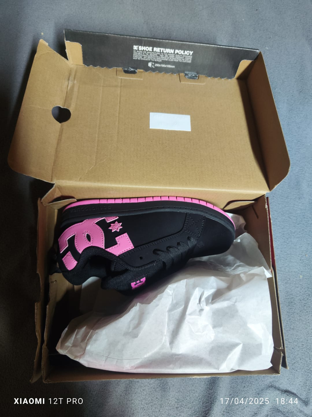 Customer photo review of Zapatillas Dc Court Graffik Cadete Negro