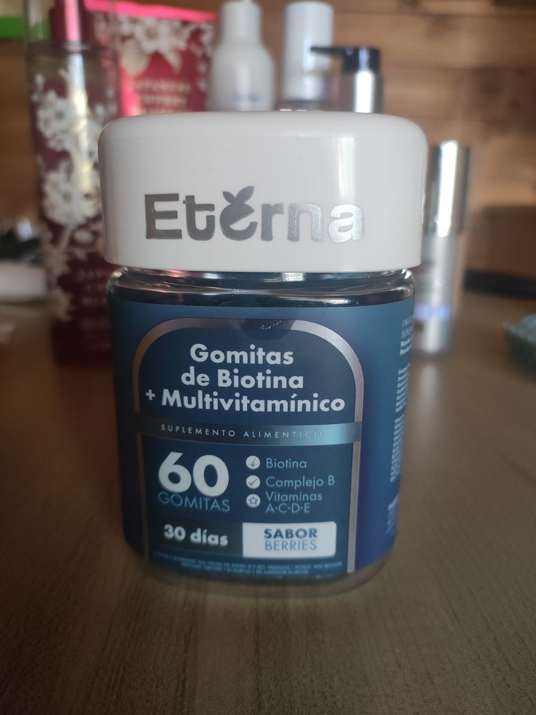 Customer photo review of Gomitas de Biotina y Multivitamínico | Suscripción