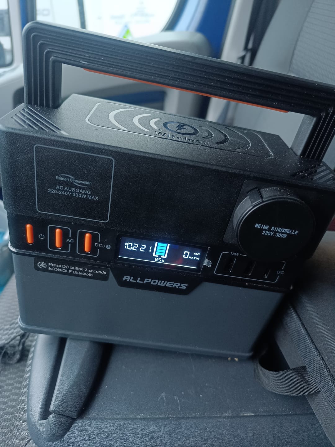 Customer photo review of ALLPOWERS Solar Generator Kit 300W (S300 PLUS + SF100 100W Flexible Solar Panel)