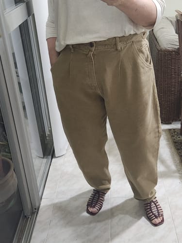 Nadia Maria Pereira F. review of Calça Jeans Slouchy Cacau Marrom Claro image 1 out of 1