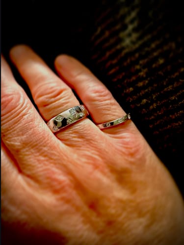 Customer photo review of Versa Lab Grown Diamond Band Ring