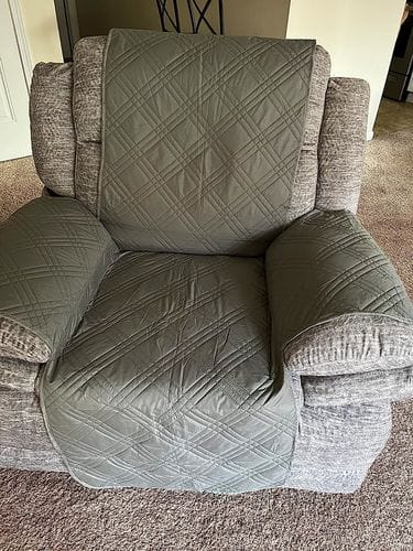 Customer photo review of 1PC Recliner Sofa Cover with Pockets & Elastic Straps