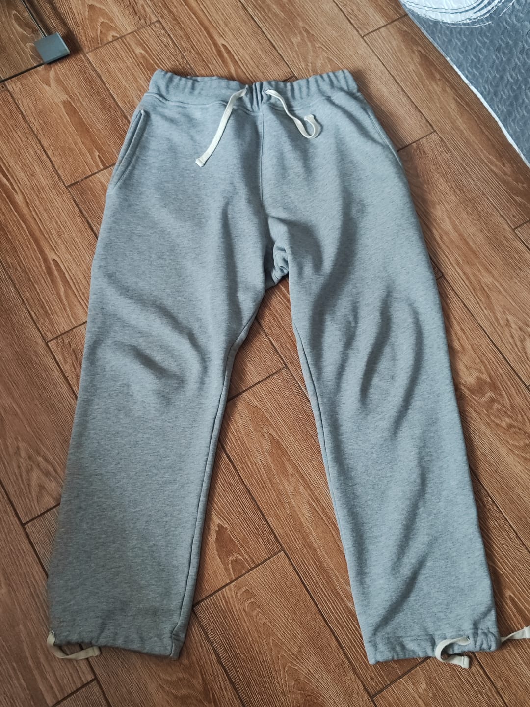 Customer photo review of 17.6 oz Heavyweight Terry Sweatpants - Gray