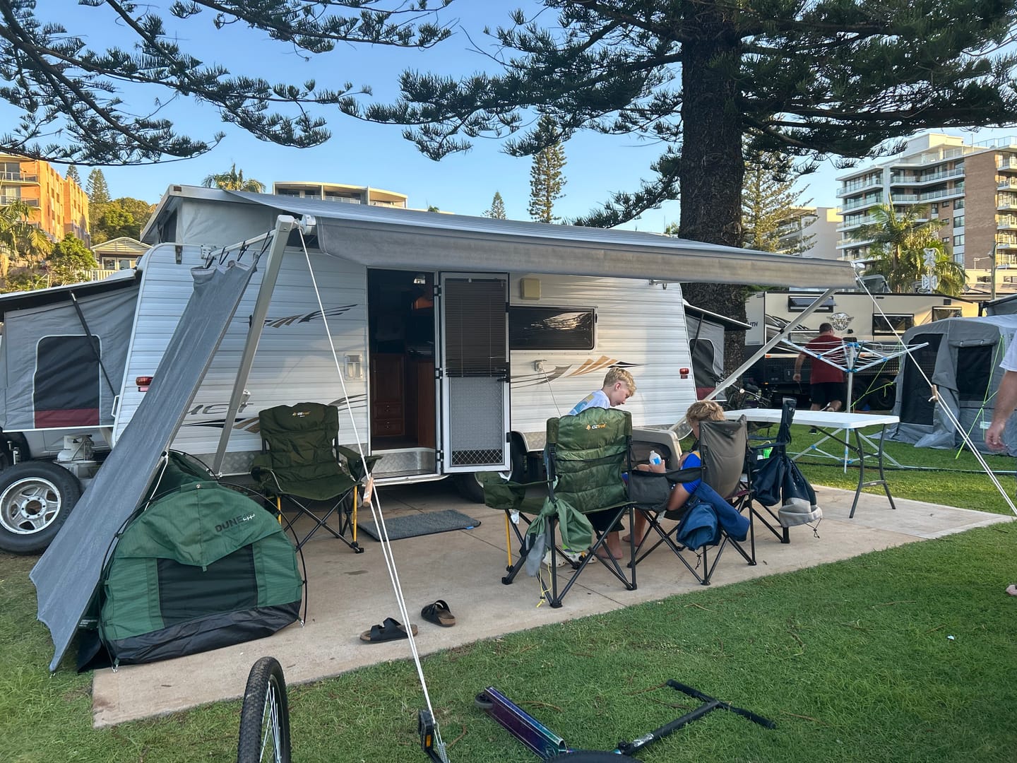 Customer photo review of Awnlux Retractable Roll-Out Caravan Awning W-5600NC