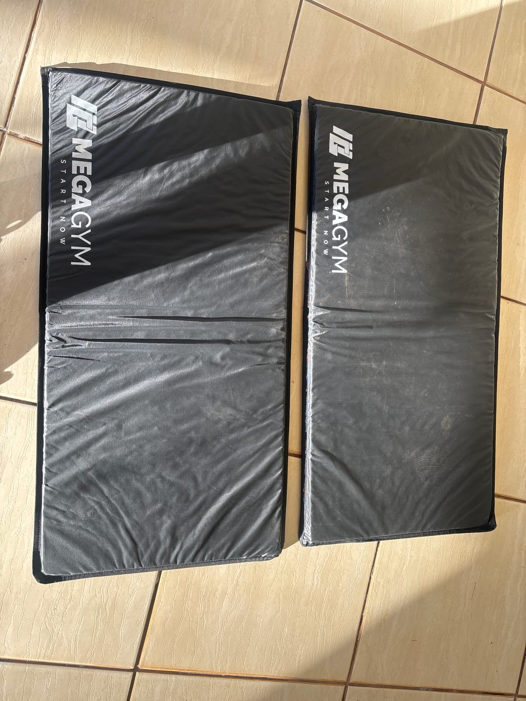 Customer photo review of Colchonete De Academia 90x45x2 Para Treino Pilates Funcional