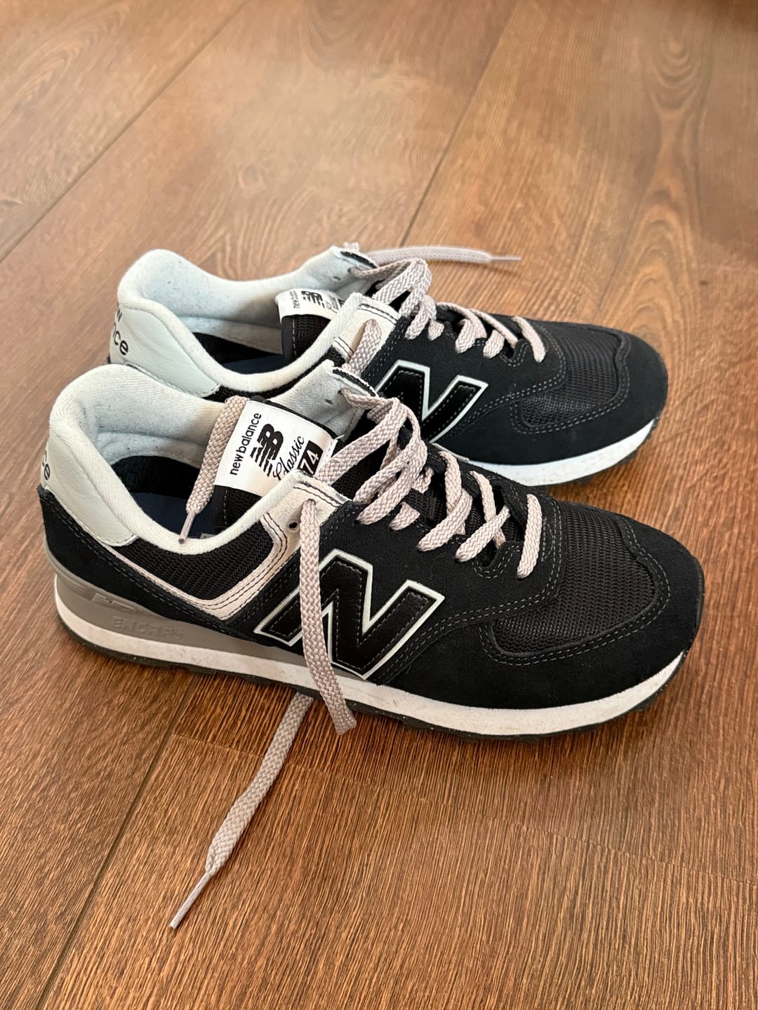 Customer photo review of Zapatilla New Balance 574 Hombre Negro