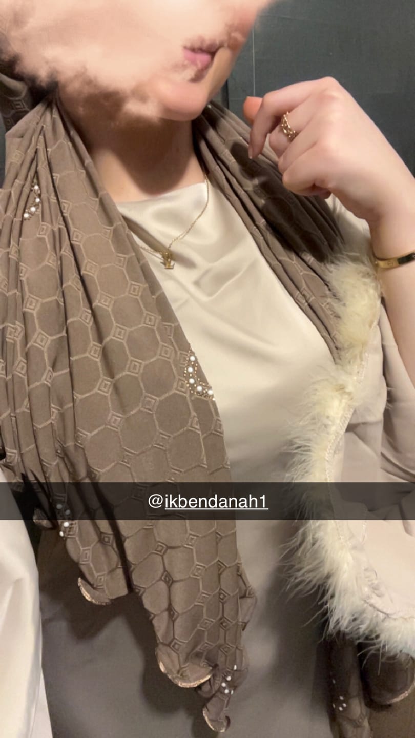 Customer photo review of Hijab Monogramme luxe Wood