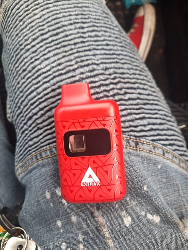Customer photo review of Adios Extrax WHITE WIDOW HYBRID THCA THC-P Disposable Vape Pen 7G