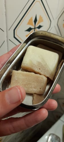 Customer photo review of 15% Lavendel mit Kamille & Kaffee Haarseife (Haarwachstum & Tiefenpflege)