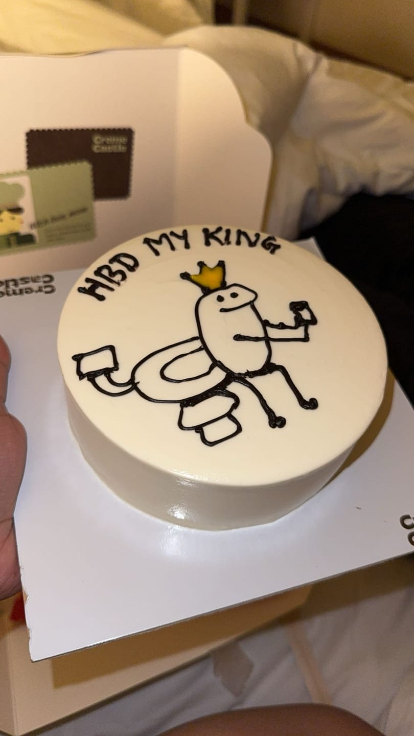 Customer photo review of King Meme Cake