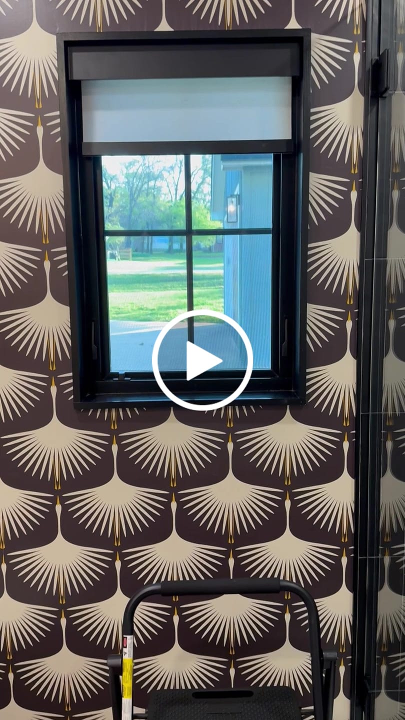 Customer video review of SmartWings Motorized Light Filtering Roller Shades 70% Blackout Linen