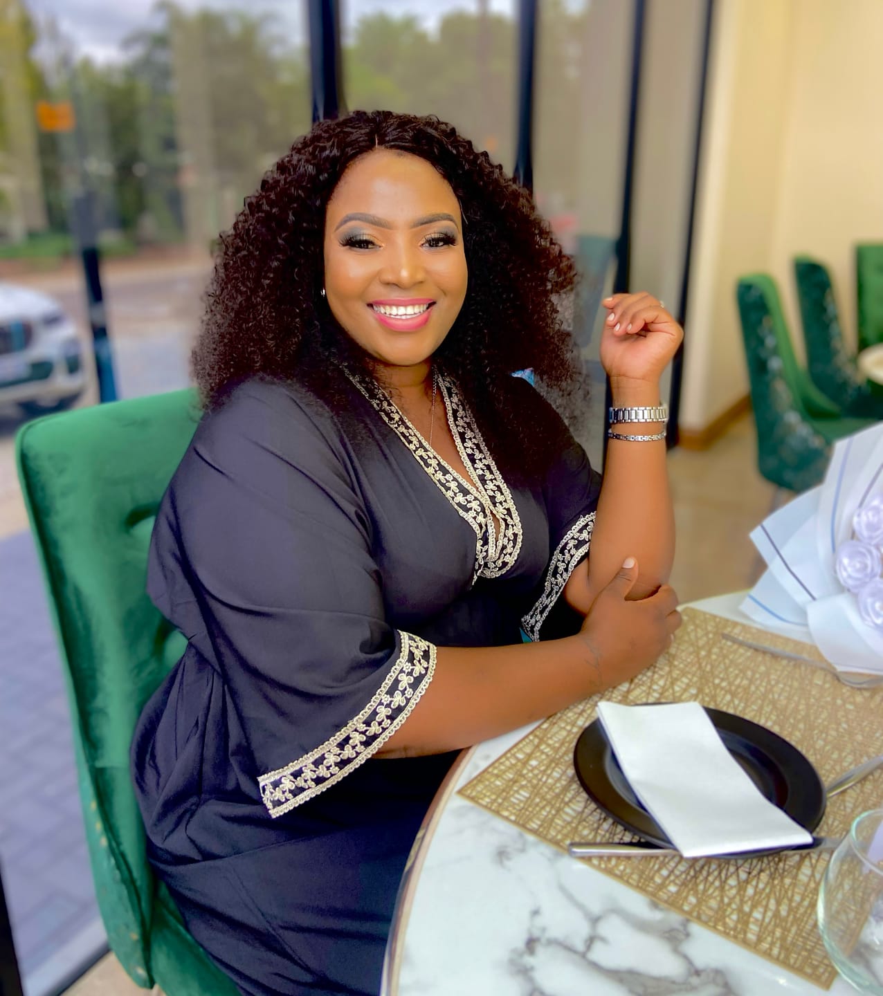 Customer photo review of Jerry Curly 4 X 4 Closure 16 inch Wig