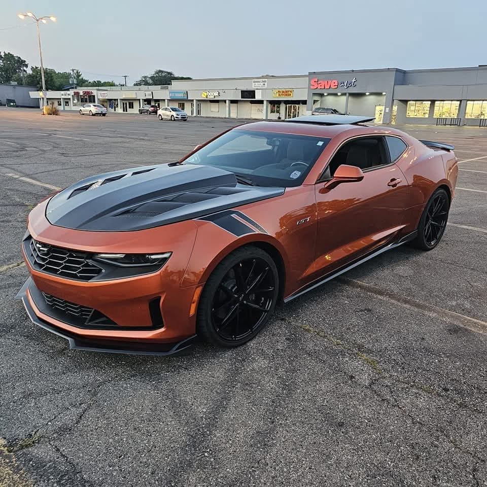 Customer photo review of 2016-2024 CHEVY CAMARO TYPE-AMS CARBON FIBER HOOD