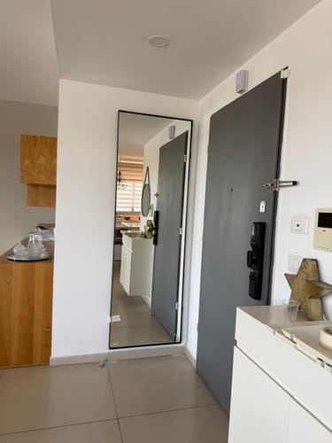 Customer photo review of דלת מראה להסתרת ארון חשמל