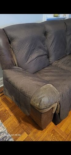 Customer photo review of 1PC Recliner Sofa Cover with Pockets & Elastic Straps