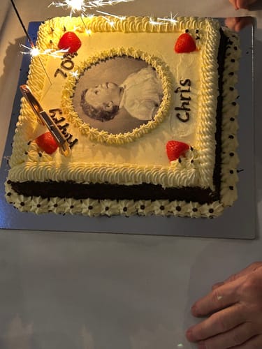 Customer photo review of 15 cm Round Custom Edible Icing Image
