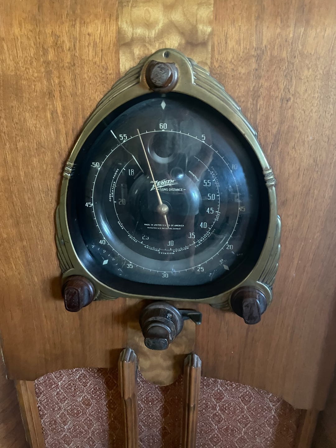 Customer photo review of Zenith Large Pinch Solid Wood Reproduction Radio Knob- Antique Radio Repair