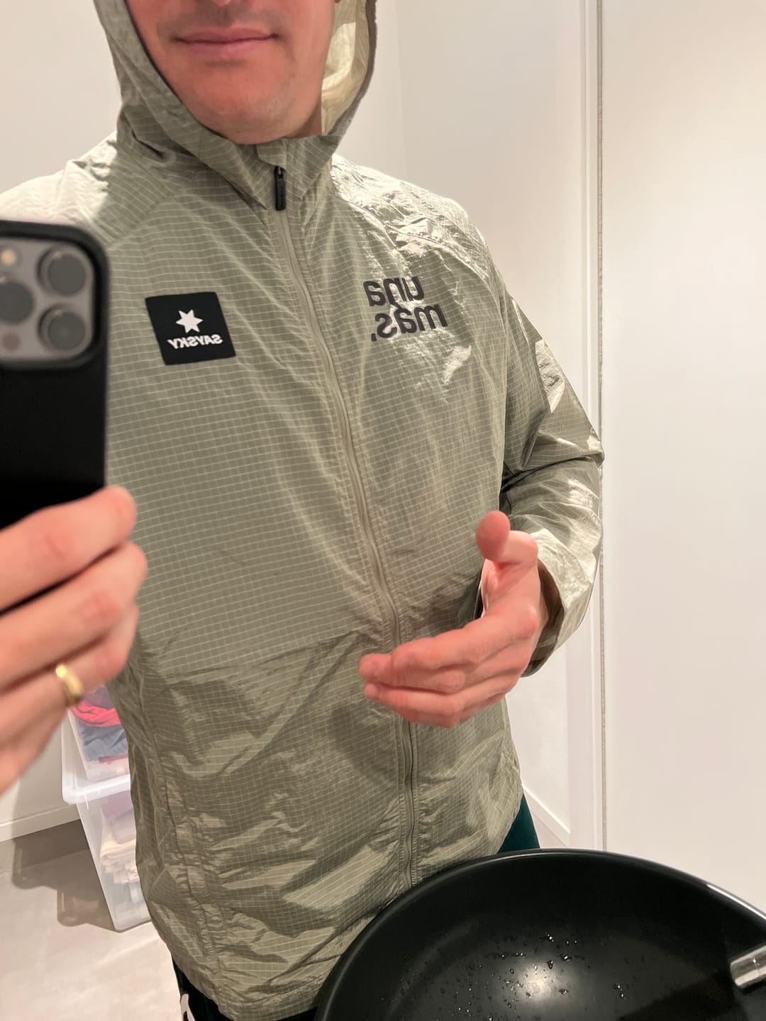 Customer photo review of saysky clean pace hooded jacket, beige.