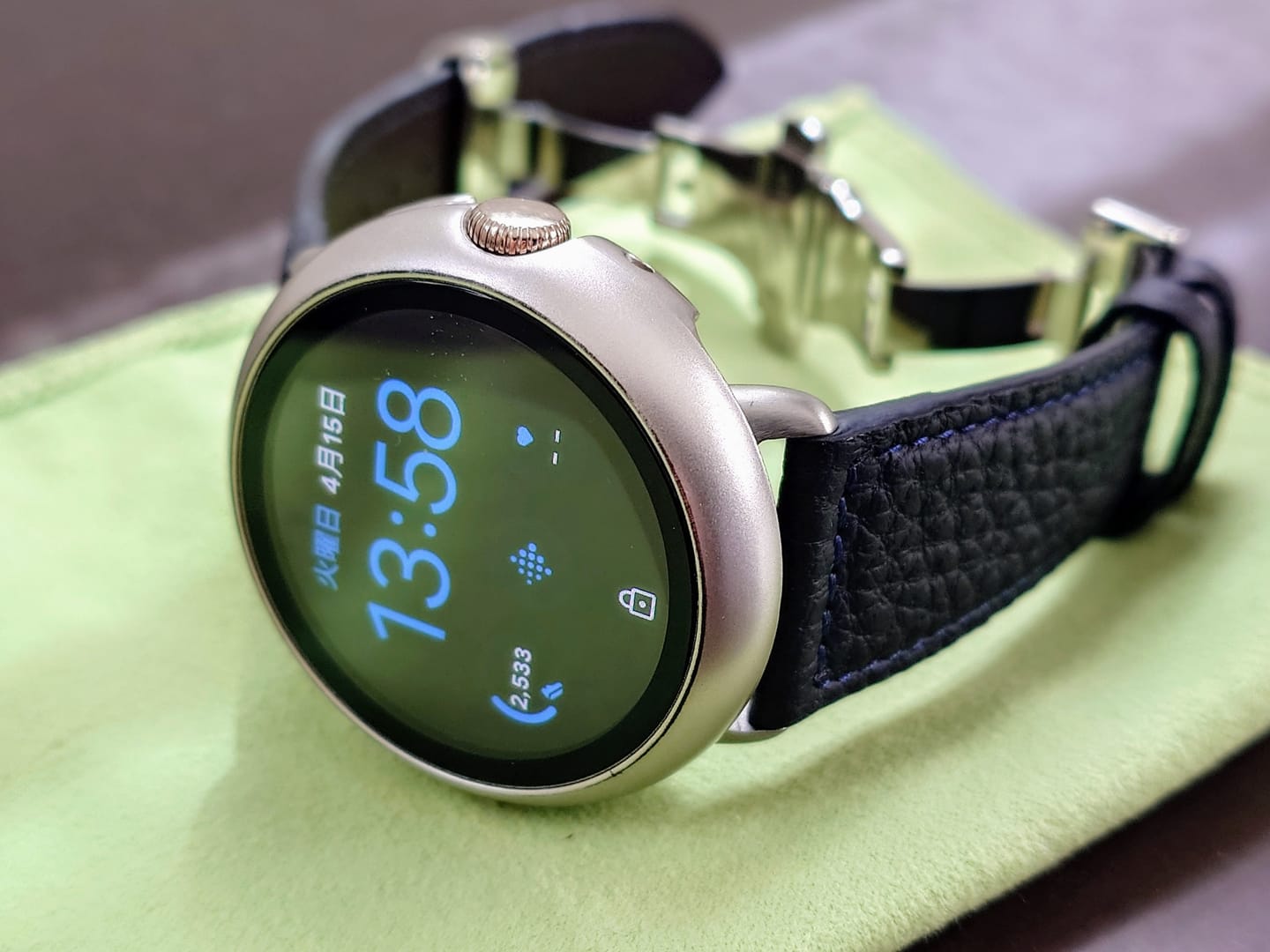 Customer photo review of 41mm 用 Google Pixel Watch用レザーバンド  / シルバーメタル
