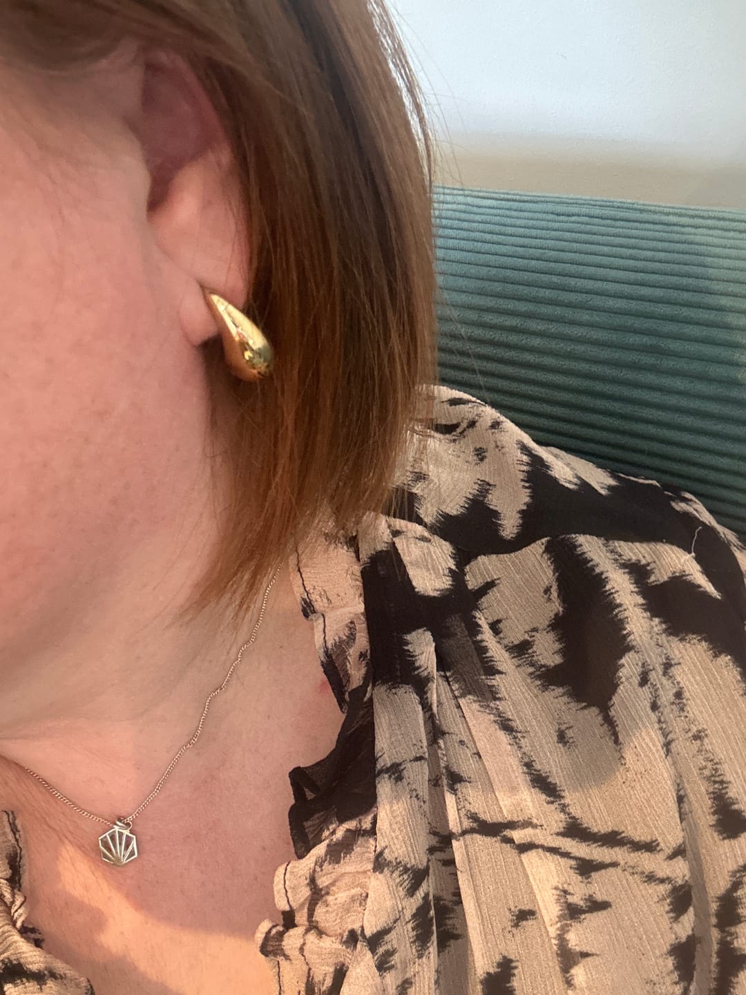 Customer photo review of Curved Midi Hoops