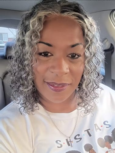 Customer photo review of Luvwin 5x5 Deep Curly Salt And Pepper Glueless Gray Color Pre-Cut Lace Bob Wig