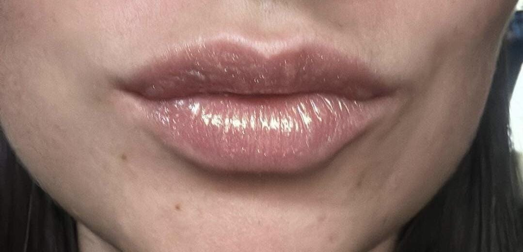 Customer photo review of LIP GLOSS  1ST SCENE