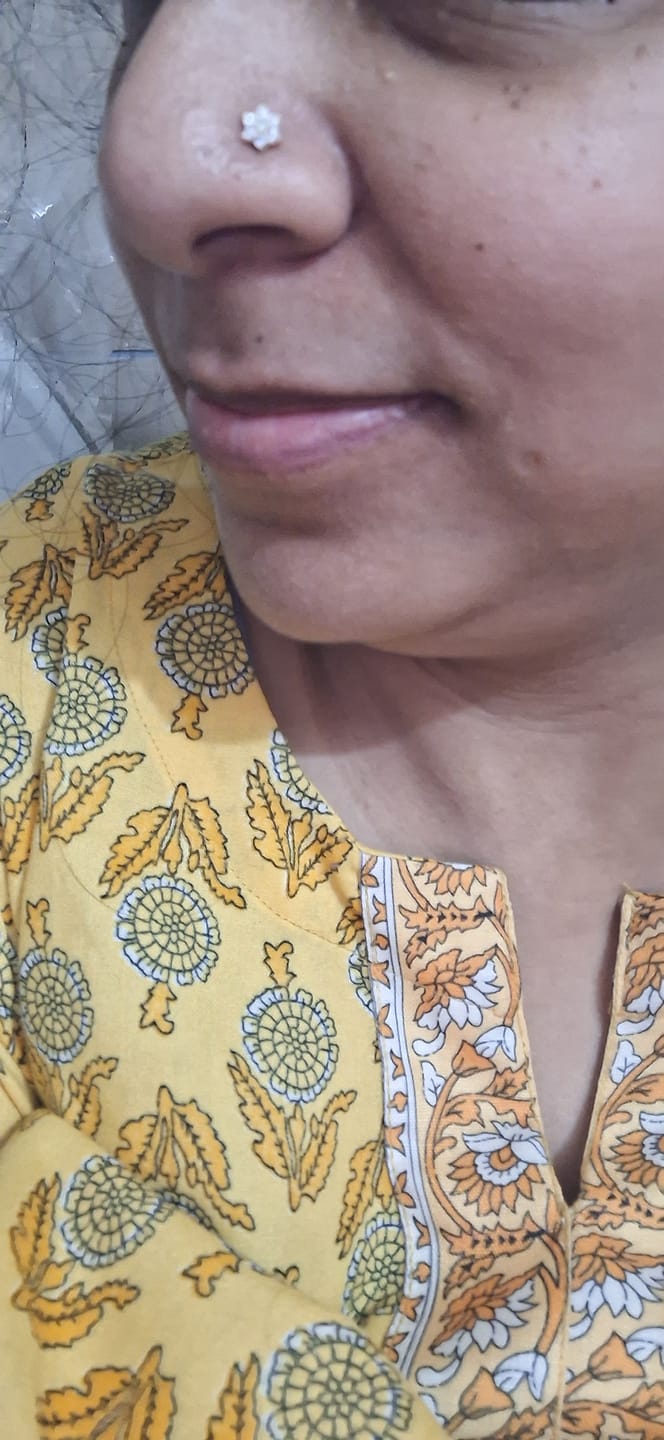 Customer photo review of Floral Radiance Screw Nose Pin