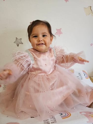 Customer photo review of Children's Pink Dress Korean Style Princess Dress Birthday Performance Dress