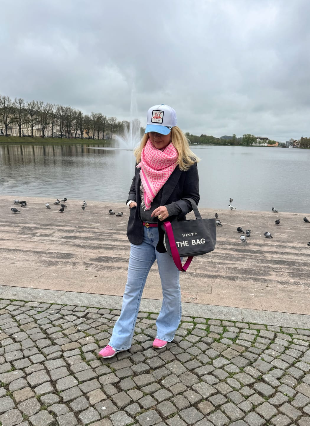 Customer photo review of CANVAS TOTE BAG - SMALL - GRAU